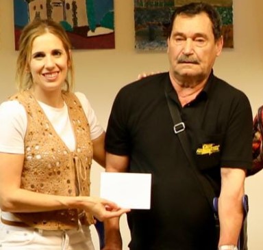 Entrega del 2º premio de 450 euros a Eneko Arruza